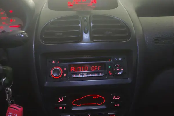پژو  206 SD