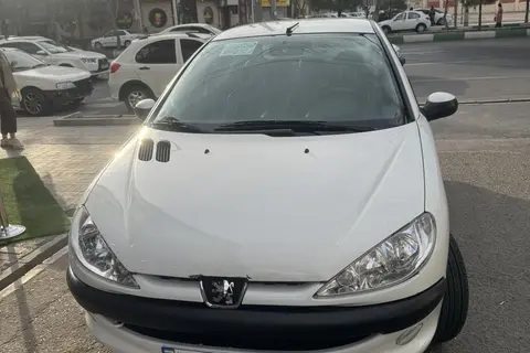 پژو، 206