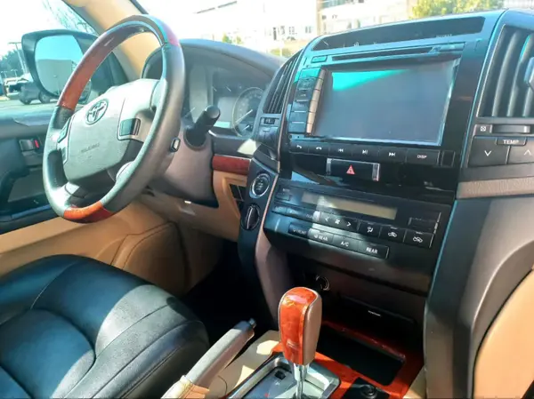 تویوتا، لندکروز چهار در