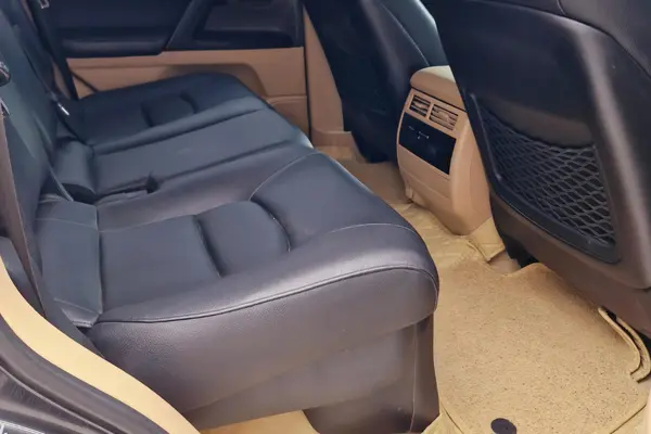 تویوتا، لندکروز چهار در