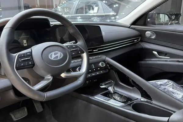 هیوندای، النترا