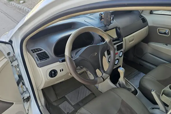ام وی ام  315هاچ بک