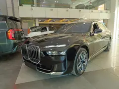 ب ام و، سری 7