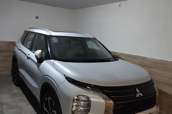 میتسوبیشی، اوتلندر