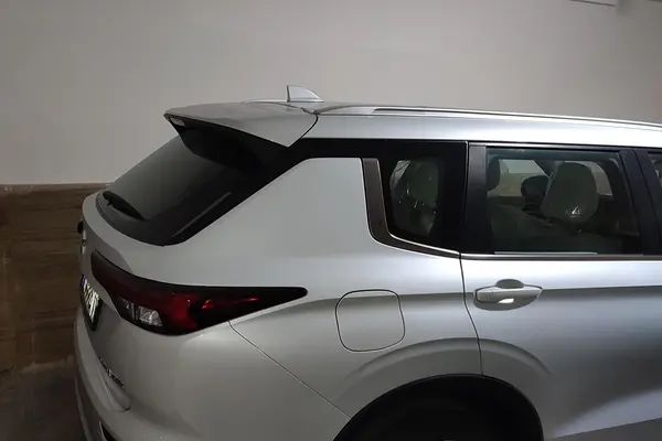 میتسوبیشی، اوتلندر