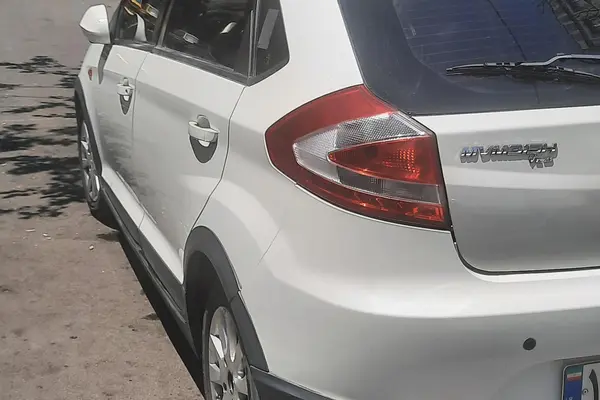ام وی ام  315هاچ بک