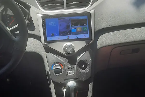 ام وی ام  315هاچ بک