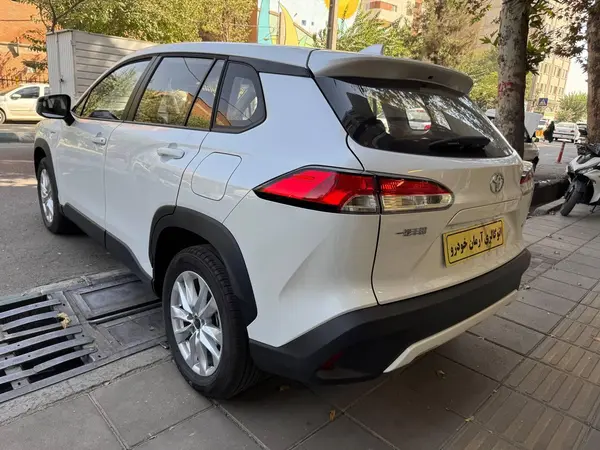 تویوتا، کرولا کراس هیبرید