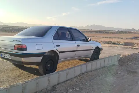 پژو، 405