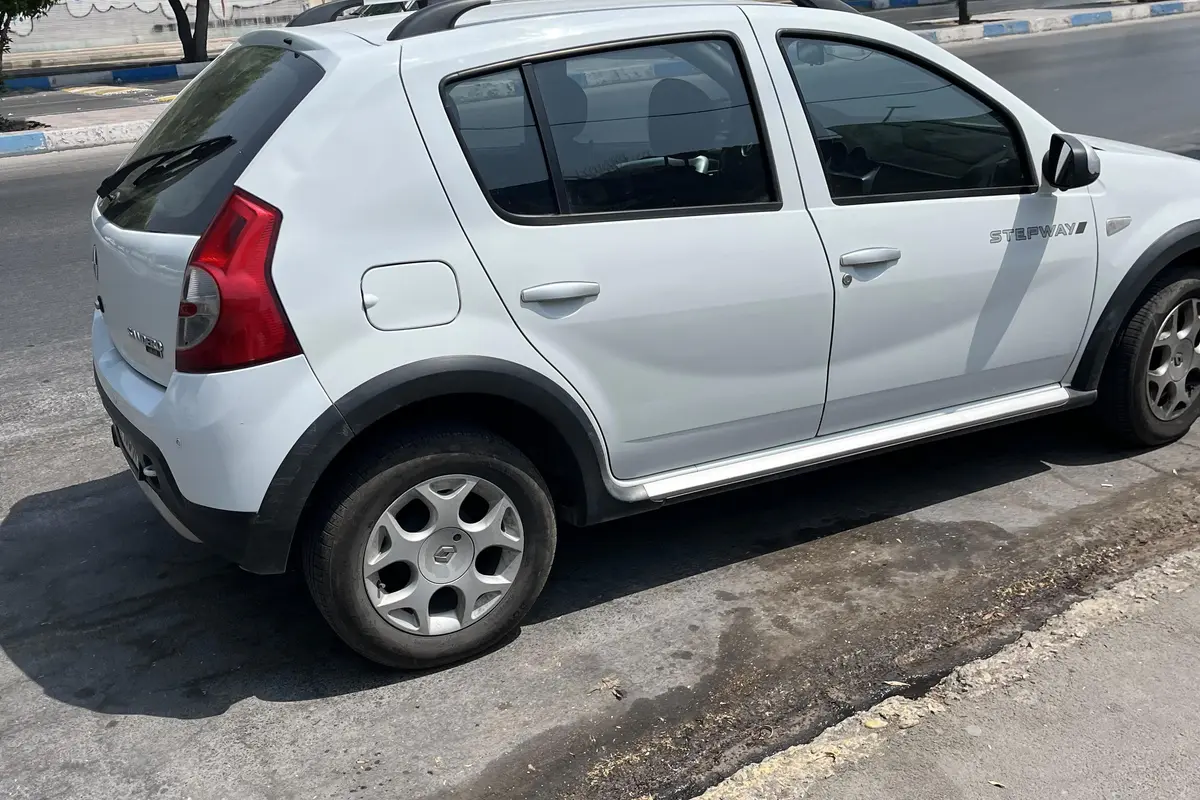 رنو،  ساندرو استپ وی