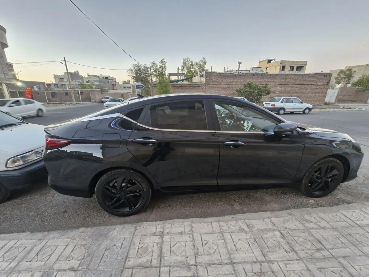 کی ام سی،  J7