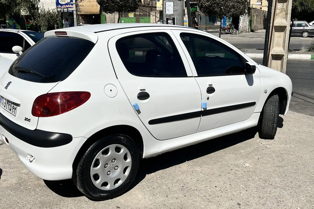 پژو،  206