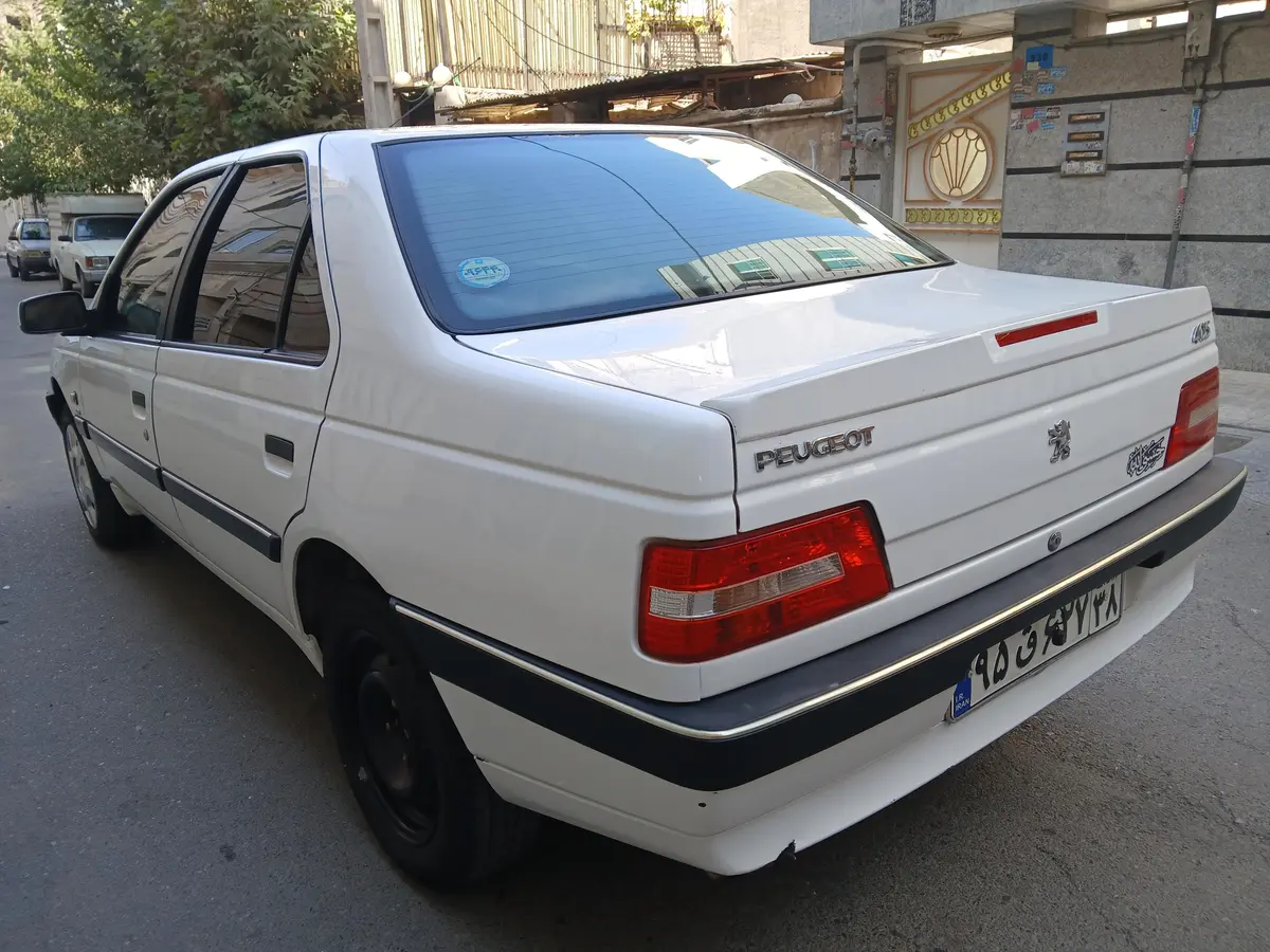پژو،  405
