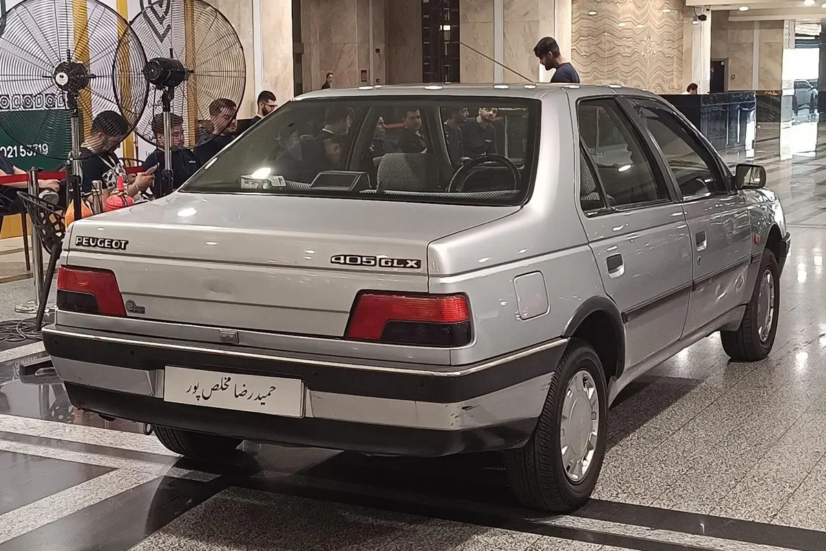 پژو،  405
