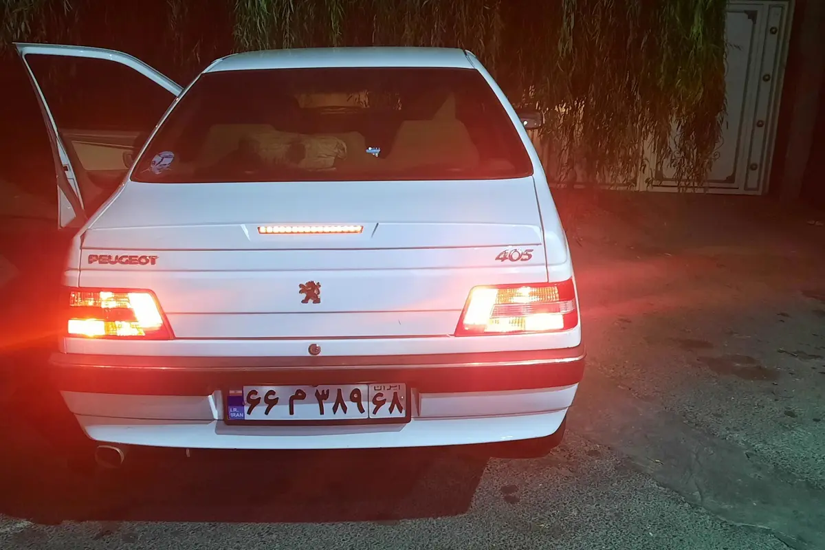 پژو،  405
