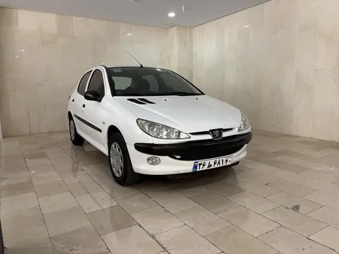 پژو، 206