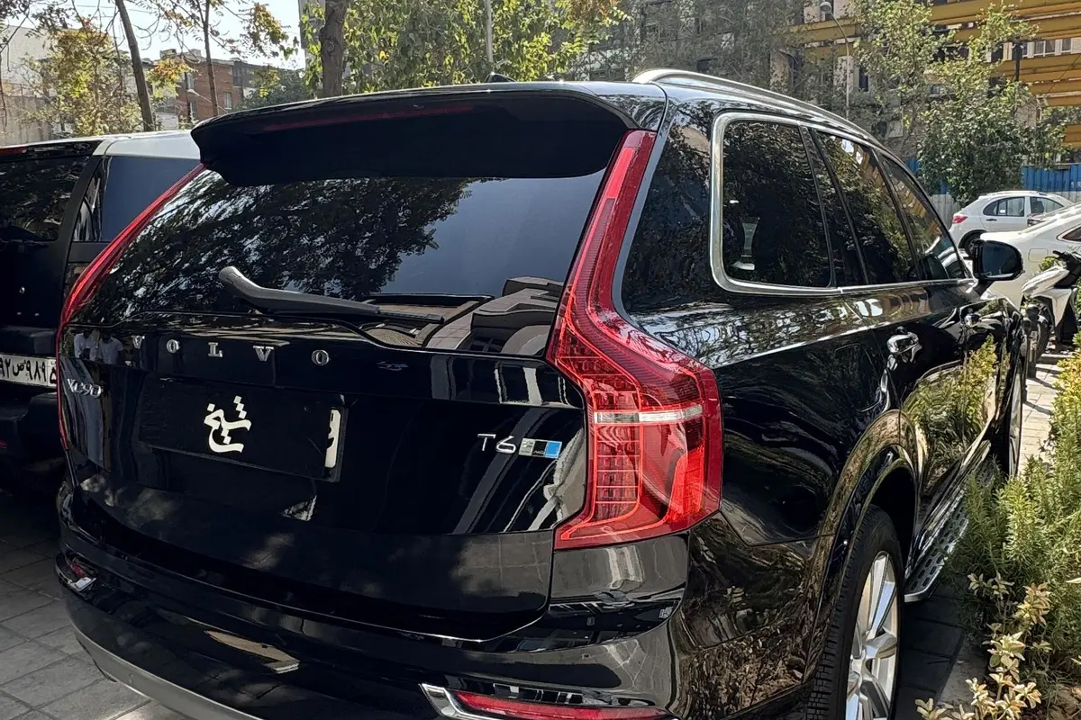 ولوو،  XC90