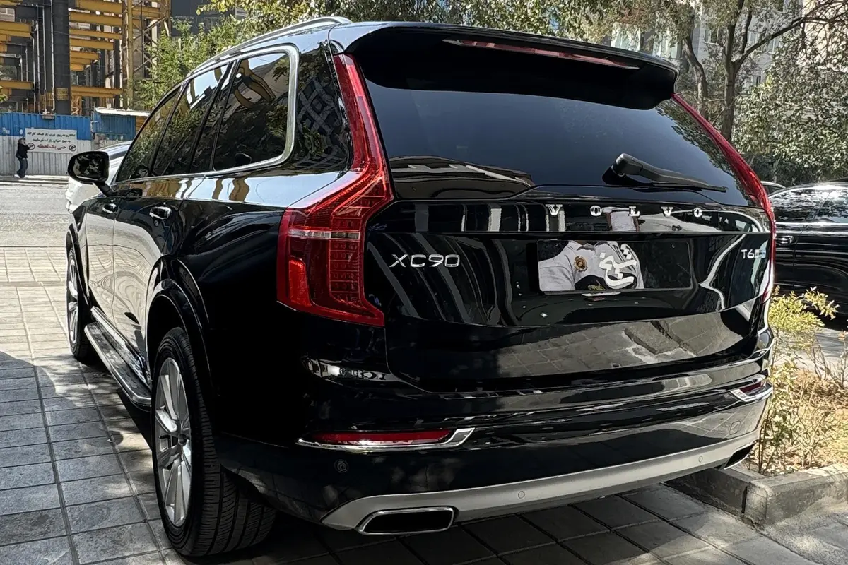 ولوو،  XC90