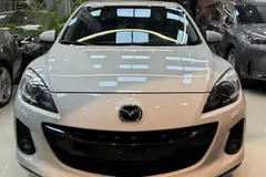 مزدا، 3 نیو صندوق دار