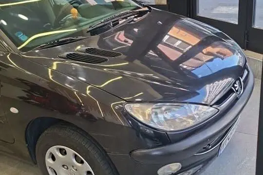 پژو،  206