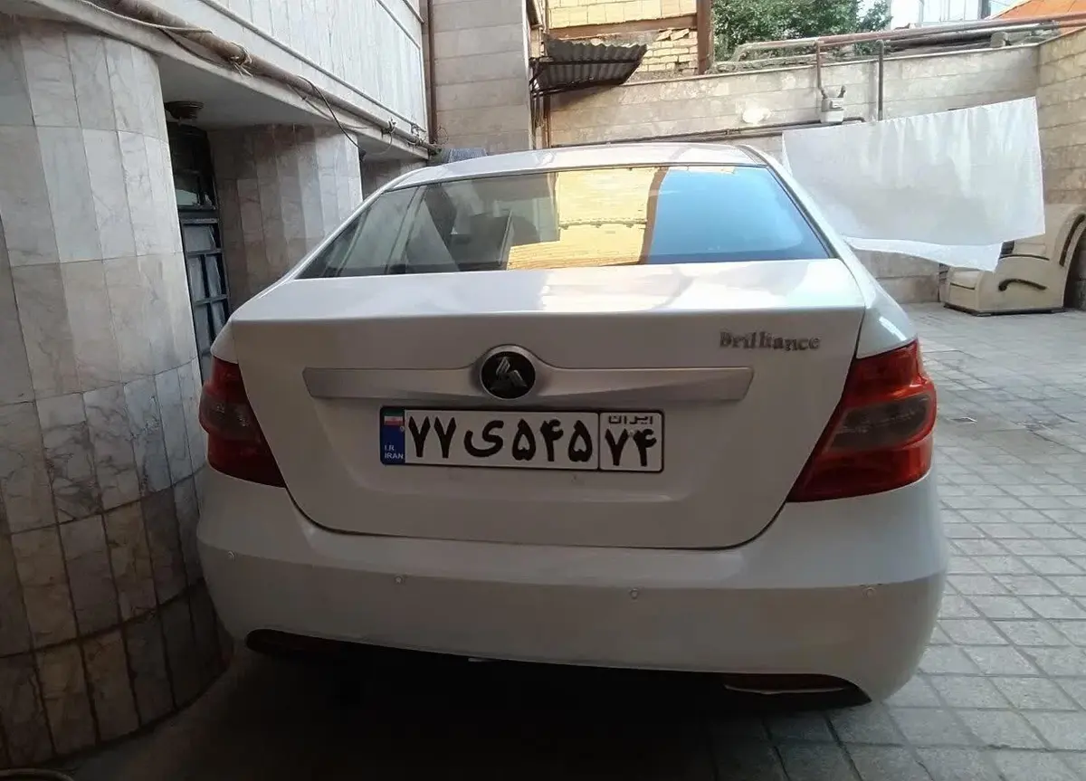 برلیانس،  H230