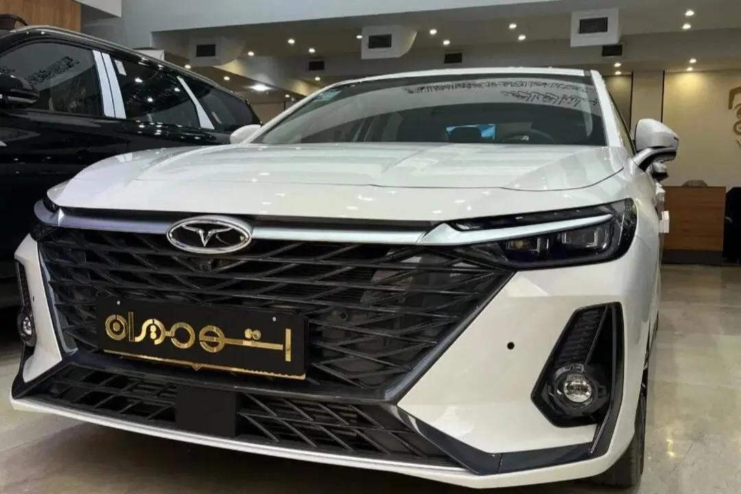 فونیکس  آریزو 8 (Z8)