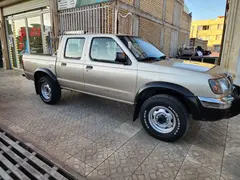 نیسان، پیکاپ دو کابین