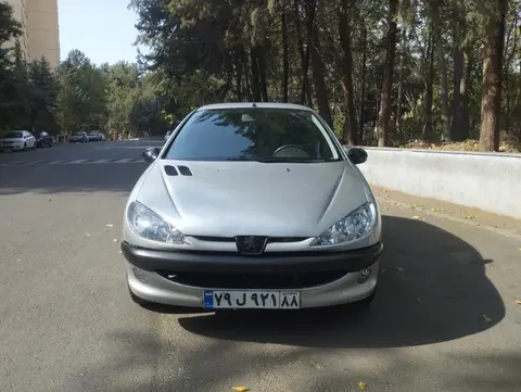 پژو، 206