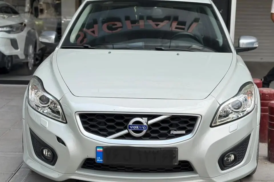 ولوو،  C30