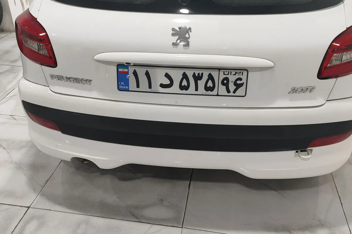 پژو،  207