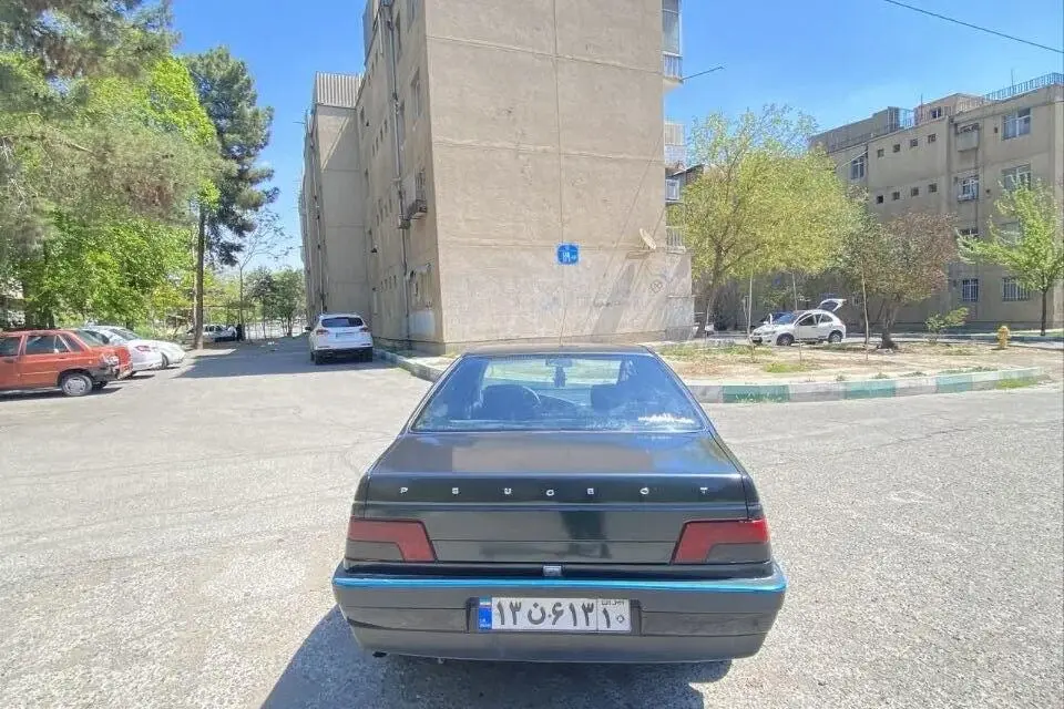 پژو،  405