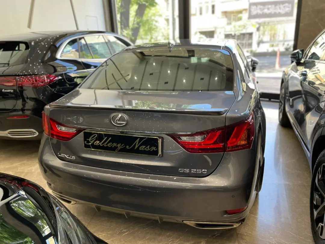 لکسوس،  GS