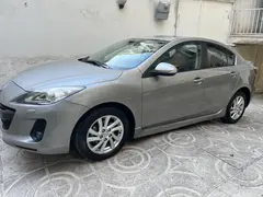 مزدا، 3 نیو صندوق دار