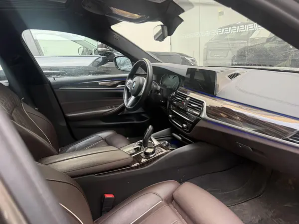 ب ام و، سری 5 سدان