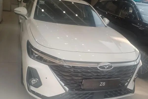 فونیکس، آریزو 8 (Z8)