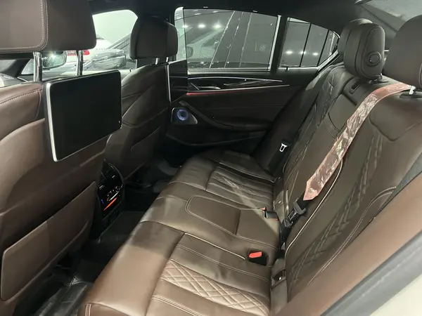 ب ام و، سری 5 سدان