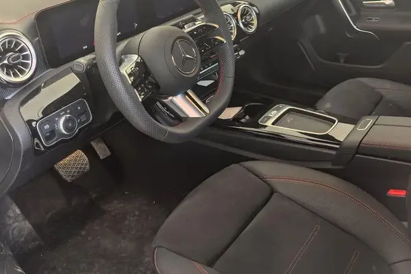 بنز، کلاس A سدان