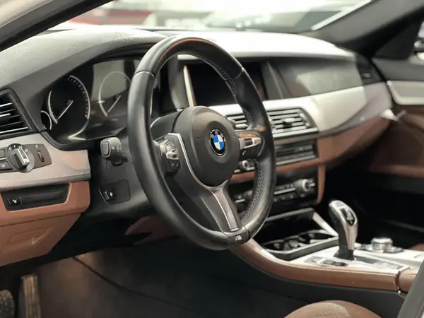 ب ام و، سری 5 سدان