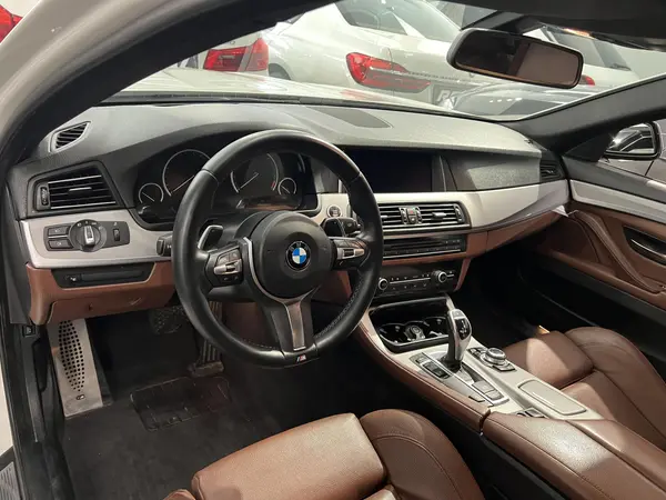 ب ام و، سری 5 سدان