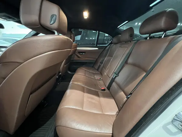 ب ام و، سری 5 سدان