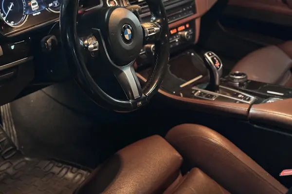 ب ام و، سری 5 سدان