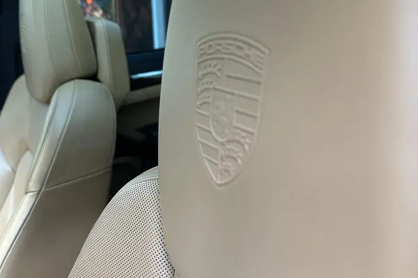 پورشه، کاین