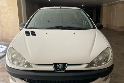 پژو، 206