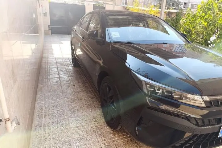 کی ام سی،  J7