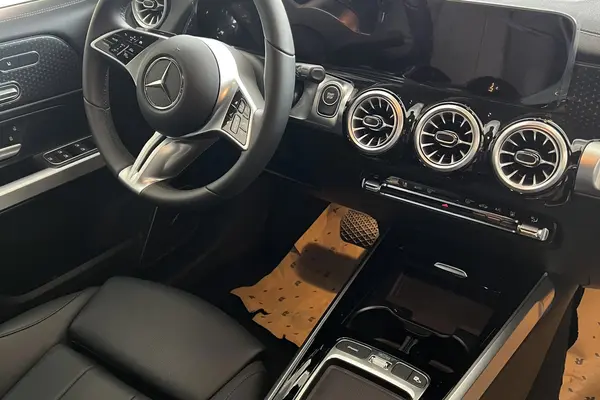 بنز، کلاس EQB