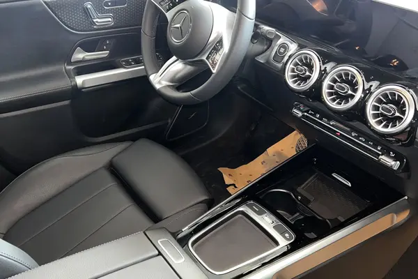 بنز، کلاس EQB