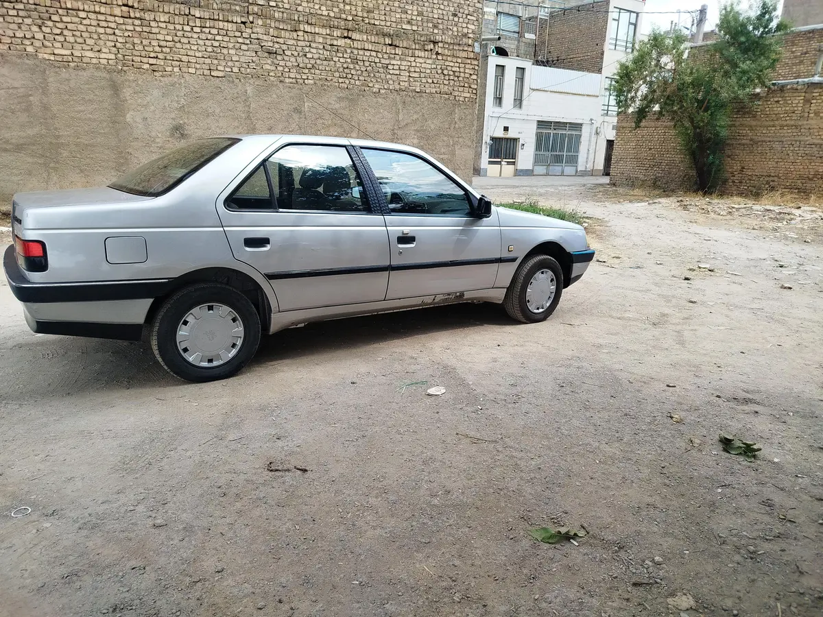 پژو،  405