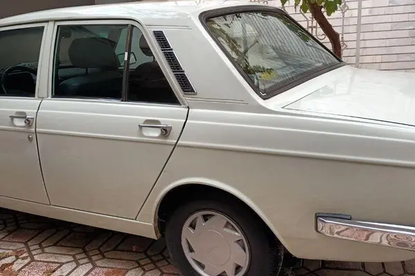 پیکان، سدان