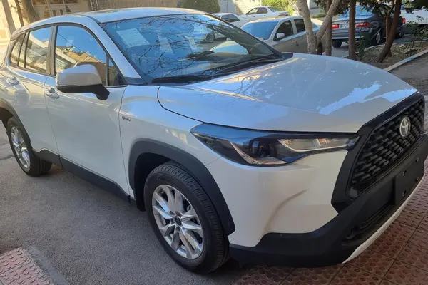 تویوتا، کرولا کراس هیبرید