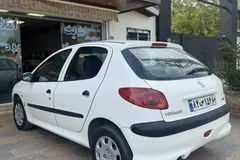 پژو، 206